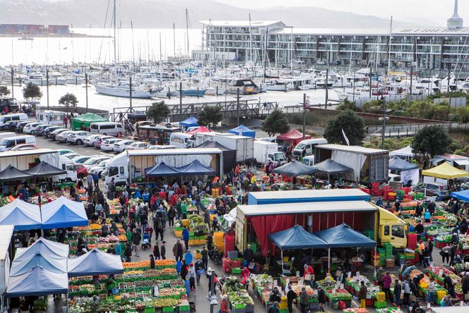 A busy Harbourside Market.